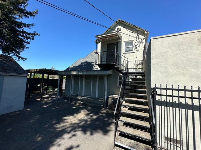 property at 2005 W Capitol Ave