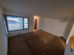 4101 Lowry Ave N-Unit -4103 in Minneapolis, MN - Building Photo - Building Photo