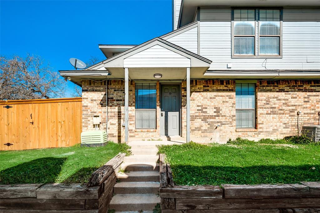 115 Peachtree Ct-Unit -A in Kennedale, TX - Building Photo
