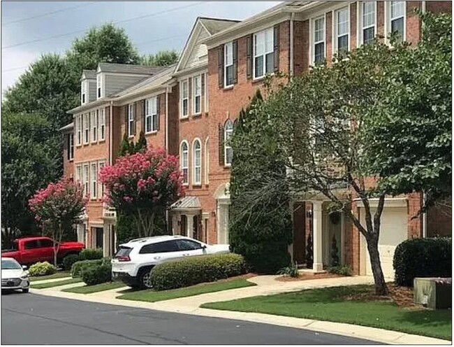 property at 4007 Edgecomb Dr