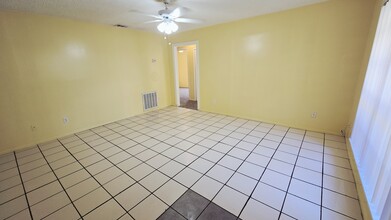 1715 Bentley Blvd in Kissimmee, FL - Building Photo - Building Photo