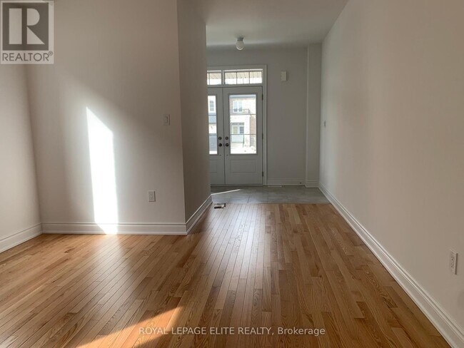 23 Amber Dr in Wasaga Beach, ON - Building Photo - Building Photo