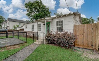 4706 Fisk St in Houston, TX - Building Photo