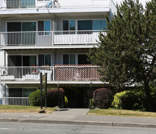 Fairview Court Apartments in Vancouver, BC - Building Photo - Building Photo