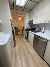 9 Green St, Unit UnitA in Huntington, NY - Building Photo - Building Photo