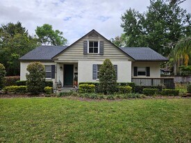 2009 E Washington St in Orlando, FL - Building Photo