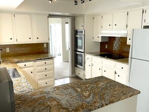 3620 26th Pl W, Unit #3 in Seattle, WA - Building Photo - Building Photo