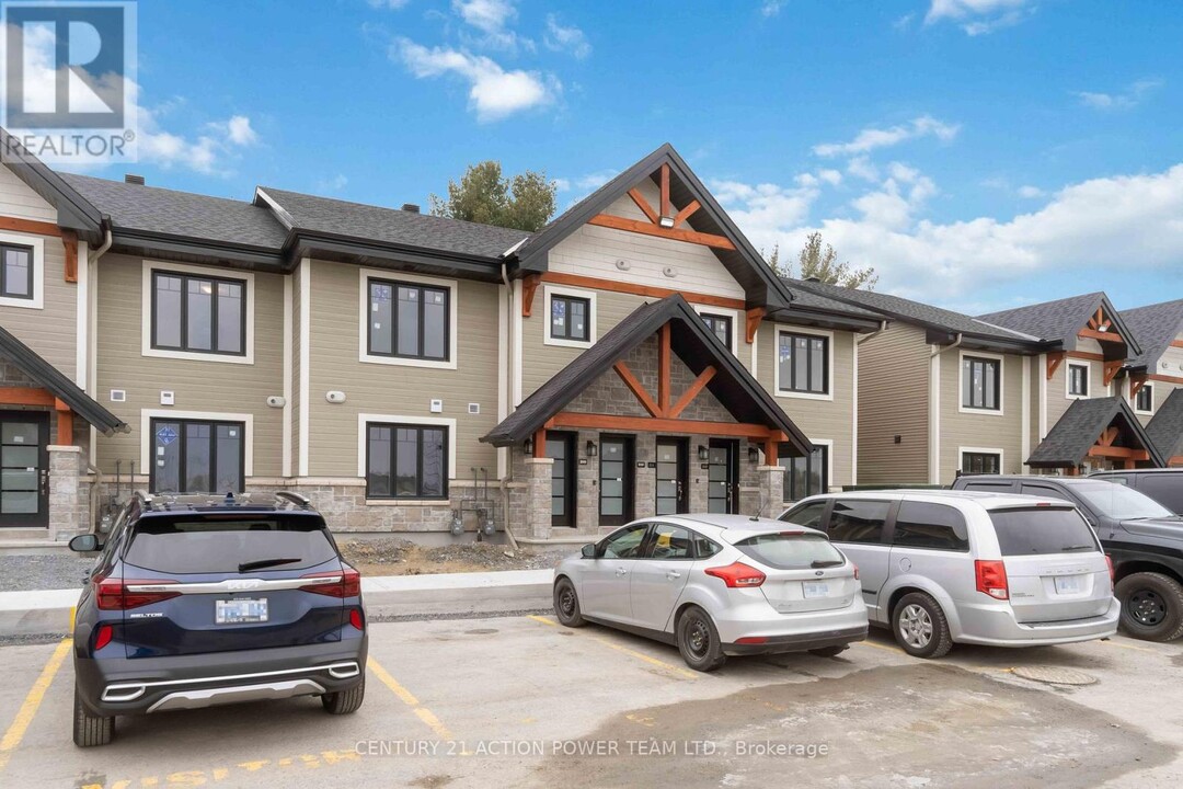 209-283 ST MORITZ Trl in Embrun, ON - Building Photo