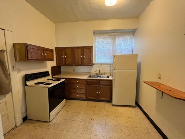 property at 1642 Main St