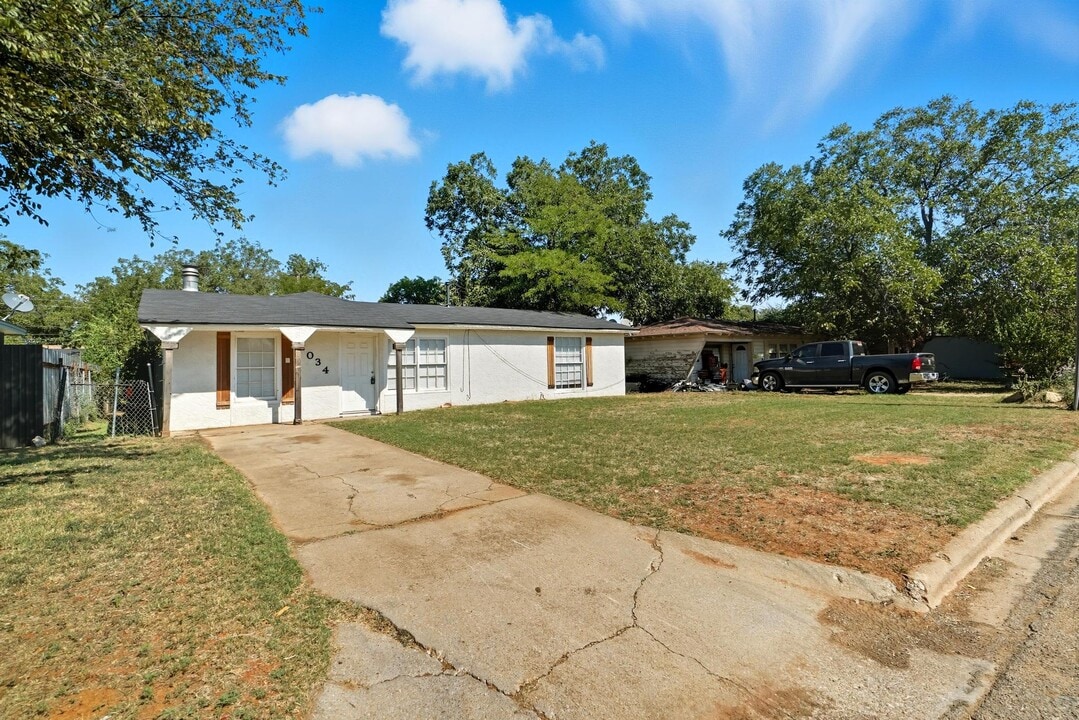 2034 Collins Ave in Abilene, TX - Building Photo