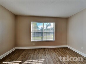 55 Russo Dr in Palm Coast, FL - Foto de edificio - Building Photo