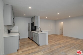 314 S Oxford Ave in Los Angeles, CA - Building Photo - Building Photo