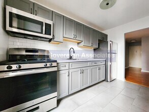 525-527 Riverdale Ave, Unit 2F in Yonkers, NY - Building Photo - Building Photo