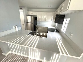 2100 Jetty Rock Dr in Las Vegas, NV - Building Photo - Building Photo