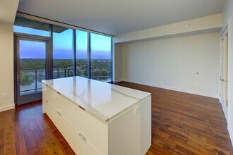 44 East Ave in Austin, TX - Building Photo - Building Photo