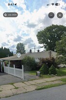 1527 Livingston St in Bethlehem, PA - Building Photo