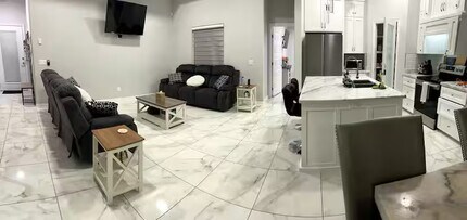 3402 Las Vistas Ln in Progreso Lakes, TX - Foto de edificio - Building Photo