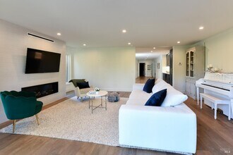 800 Zinfandel Ln in St Helena, CA - Building Photo - Building Photo