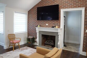 68 Granville St in Fairfield, CT - Building Photo - Building Photo