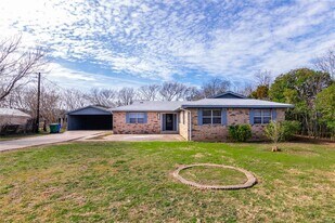 207 N Cougar Ave in Cedar Park, TX - Building Photo