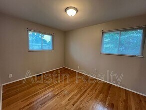 760 Starlet Dr in Florissant, MO - Foto de edificio - Building Photo