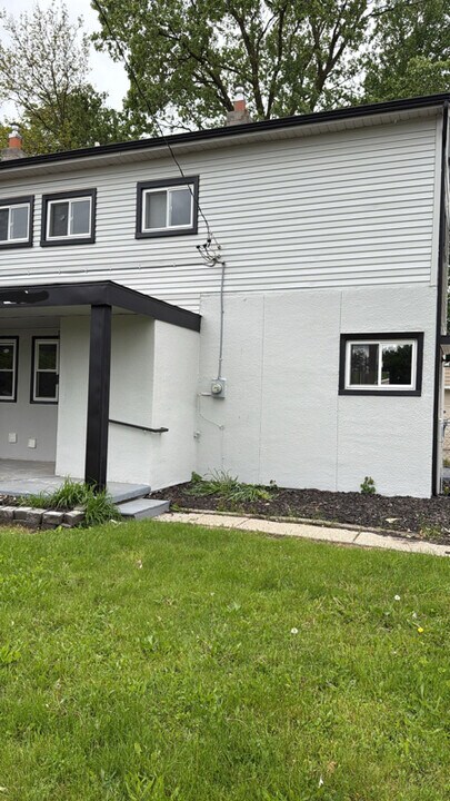 31639 Grand Traverse St in Westland, MI - Building Photo