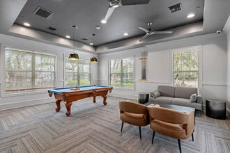5610 Graduate Cir in Tampa, FL - Foto de edificio - Building Photo