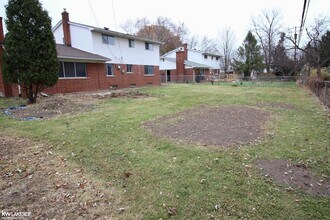 18672 Beatrice St in Clinton Township, MI - Foto de edificio - Building Photo