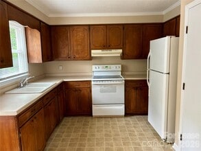 1388 Roundtree Ln in Lincolnton, NC - Building Photo - Building Photo