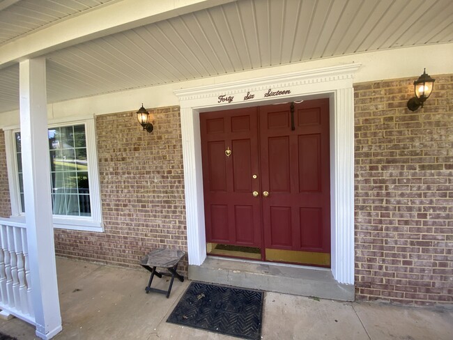 4616 Twinbrook Rd in Fairfax, VA - Building Photo - Building Photo