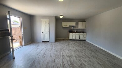 301 Soria Dr in Laredo, TX - Building Photo - Building Photo