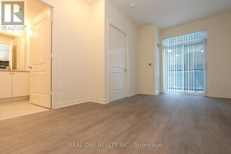 38 Annie Craig Dr in Toronto, ON - Building Photo - Building Photo