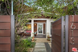 1613 Cabrillo Ave in Los Angeles, CA - Building Photo - Building Photo