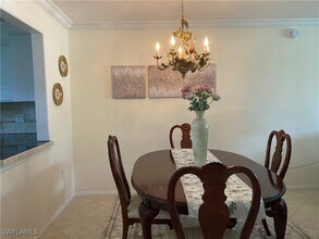 200 Valley Stream Dr in Naples, FL - Building Photo - Building Photo