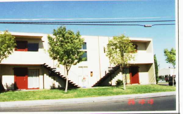 1300 N 22nd St in Las Vegas, NV - Foto de edificio - Building Photo