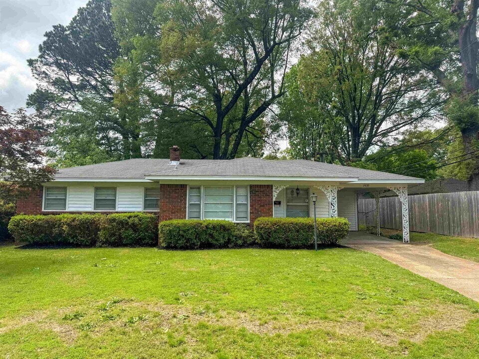 1439 Woodston Rd in Memphis, TN - Building Photo