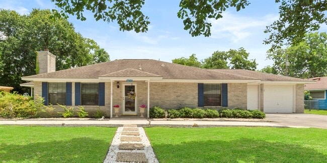 405 Texas St in Tomball, TX - Building Photo - Building Photo