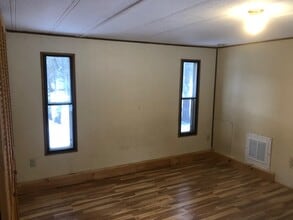 4 Dunn Ave in Campton, NH - Building Photo - Building Photo