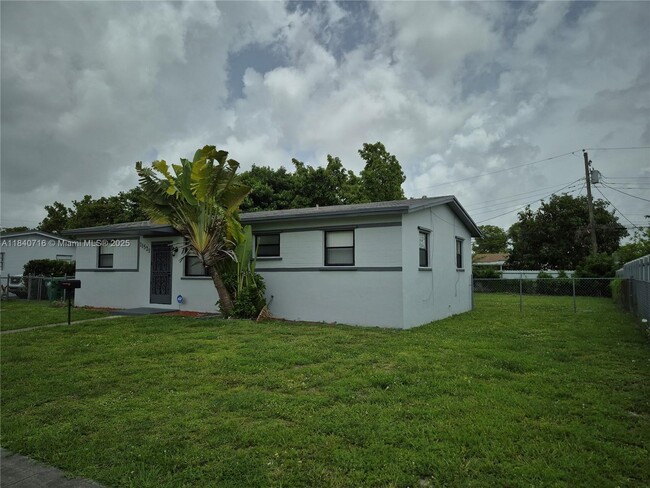 11521 SW 138th St in Miami, FL - Building Photo - Building Photo