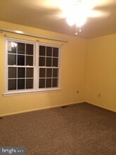 287 Palombi Ct in East Brunswick, NJ - Building Photo - Building Photo