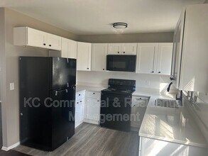 309 Manor Ln in Liberty, MO - Building Photo - Building Photo