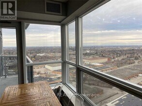 135 Village Green Square in Toronto, ON - Building Photo - Building Photo