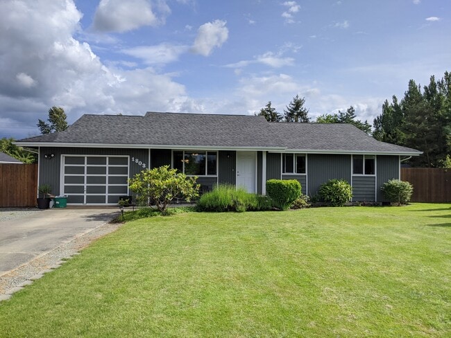 property at 1803 E Fox Hill St