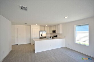 3243 Gingham Pt in Converse, TX - Building Photo - Building Photo