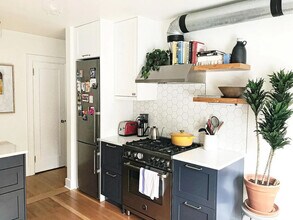 4255 Linden Ave N in Seattle, WA - Building Photo - Building Photo