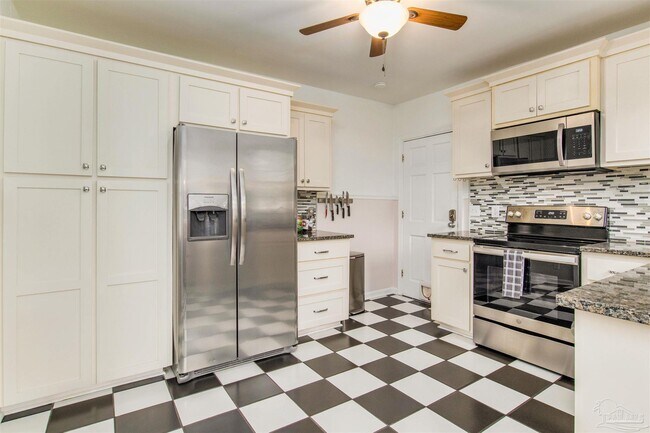 500 W Mallory St in Pensacola, FL - Building Photo - Building Photo