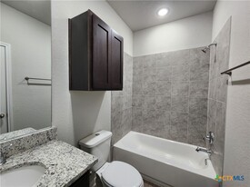 443 Emma Dr in New Braunfels, TX - Building Photo