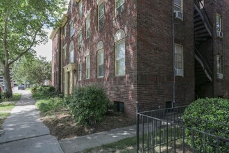 1003 Colley Ave, Unit Floor 1 in Norfolk, VA - Foto de edificio - Building Photo