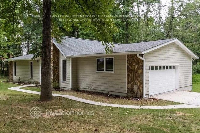 2305 Reynolds Rd SW in Atlanta, GA - Building Photo - Building Photo