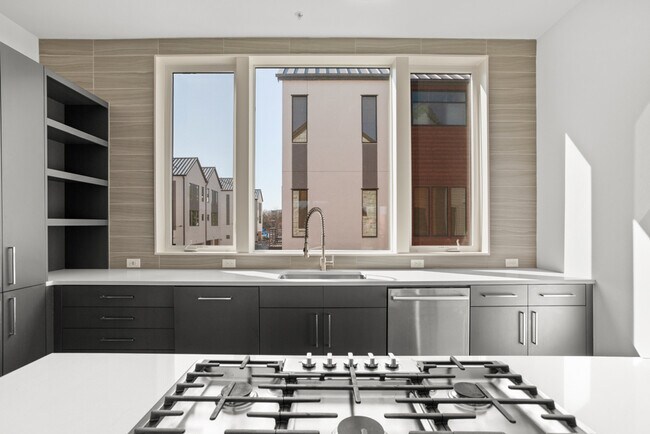 3100 Menchaca Rd in Austin, TX - Building Photo - Building Photo